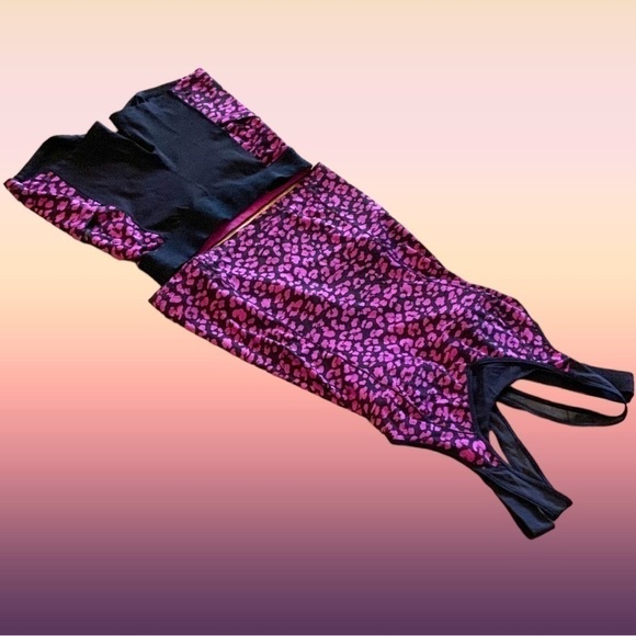 LULULEMON bra top SZ 8 pink n dark navy and shorts - Picture 2 of 15